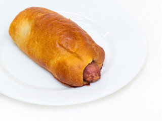 Сосиска подкопченая в тесте